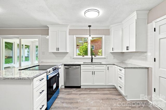 803 E 24th Street, Newton, NC 28658