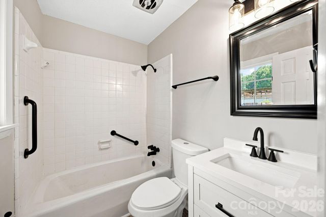 803 E 24th Street, Newton, NC 28658