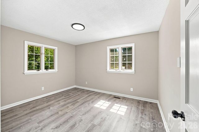 803 E 24th Street, Newton, NC 28658