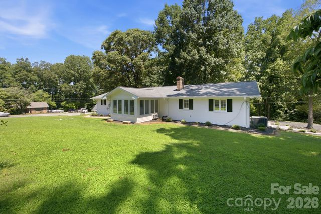 803 E 24th Street, Newton, NC 28658