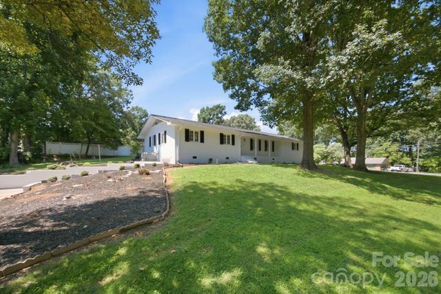 803 E 24th Street, Newton, NC 28658