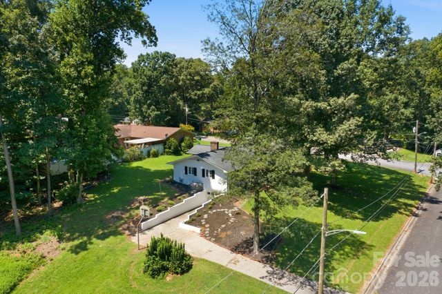 803 E 24th Street, Newton, NC 28658