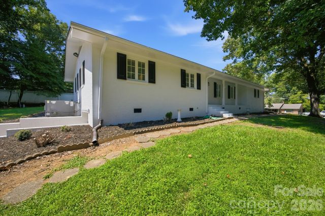 803 E 24th Street, Newton, NC 28658
