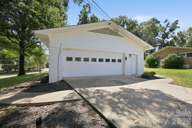 803 E 24th Street, Newton, NC 28658
