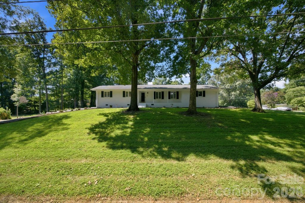 803 E 24th Street, Newton, NC 28658