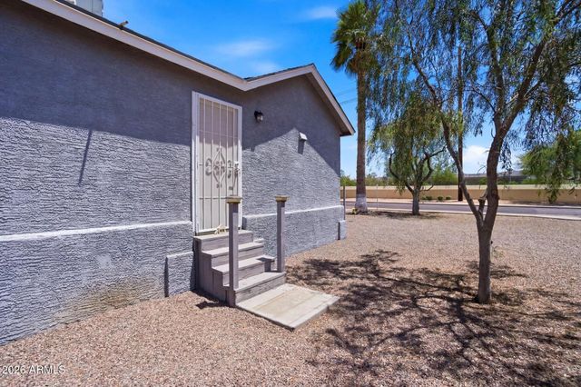 2732 E ROESER Road, Phoenix, AZ 85040