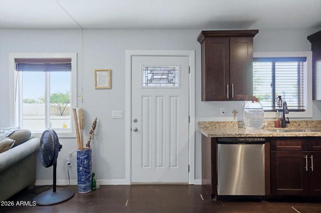 2732 E ROESER Road, Phoenix, AZ 85040