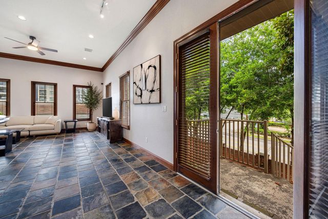 932 Knox Street, Houston, TX 77007