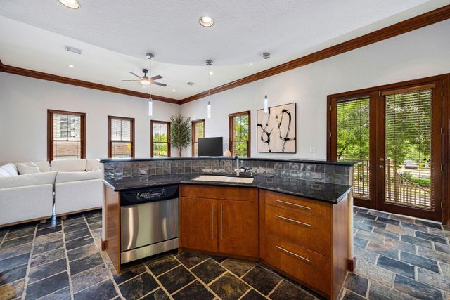 932 Knox Street, Houston, TX 77007