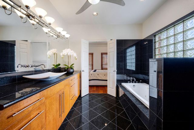932 Knox Street, Houston, TX 77007