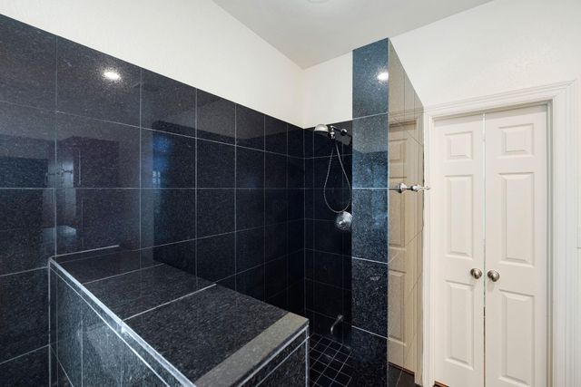 932 Knox Street, Houston, TX 77007