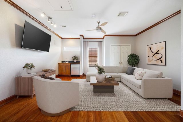 932 Knox Street, Houston, TX 77007