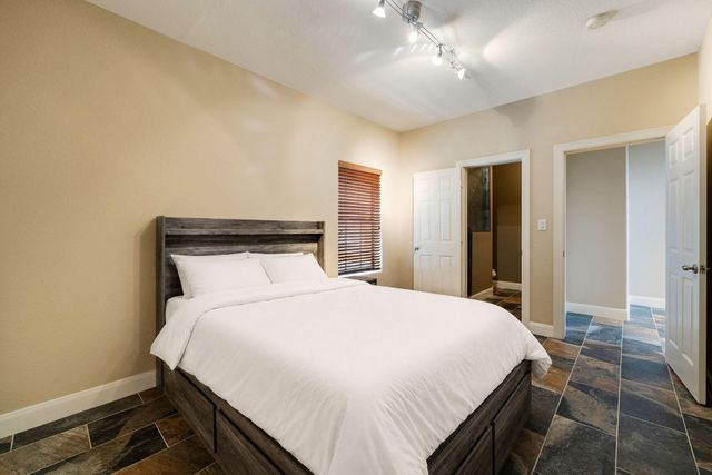 932 Knox Street, Houston, TX 77007