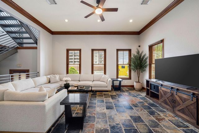 932 Knox Street, Houston, TX 77007