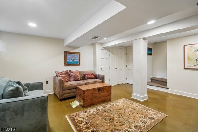 20 Highland Pl, Maplewood Twp., NJ 07040