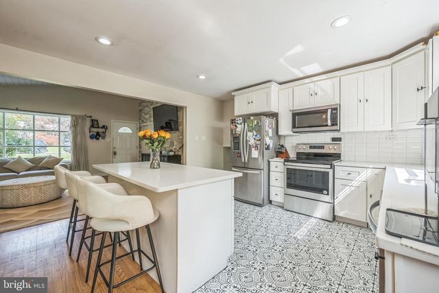 28 PENNLYN RD, Churchville, PA 18966