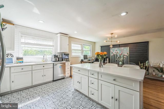 28 PENNLYN RD, Churchville, PA 18966