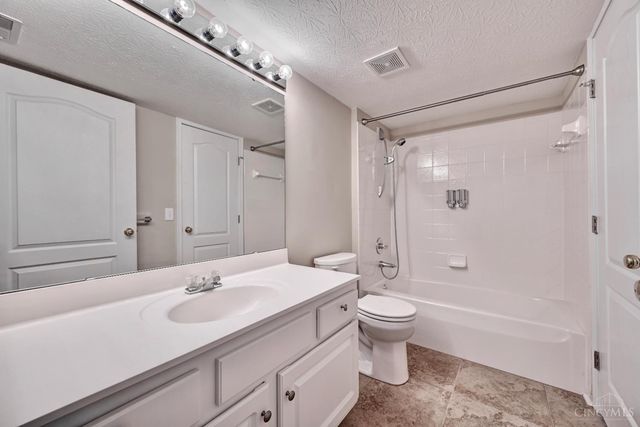 200 Postoak Lane, Milford, OH 45150