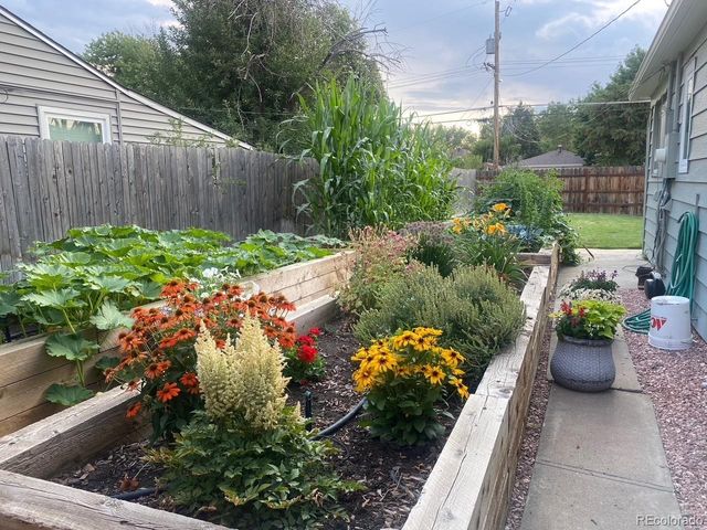 827 S Umatilla Way, Denver, CO 80223