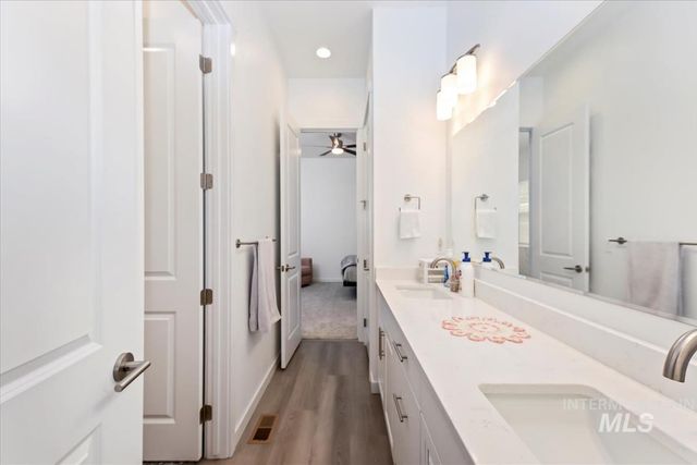 8807 E Snow Drop St, Nampa, ID 83687