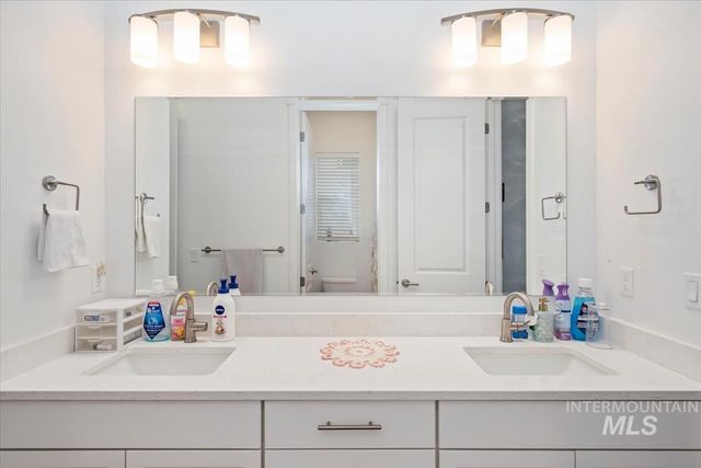 8807 E Snow Drop St, Nampa, ID 83687