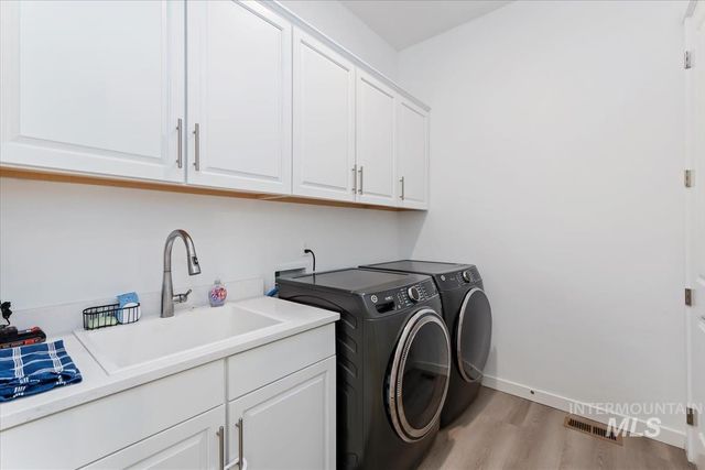 8807 E Snow Drop St, Nampa, ID 83687