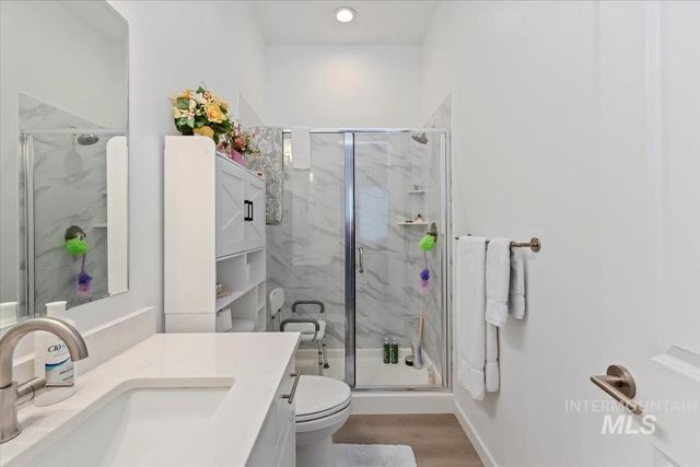 8807 E Snow Drop St, Nampa, ID 83687