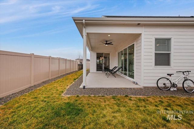 8807 E Snow Drop St, Nampa, ID 83687