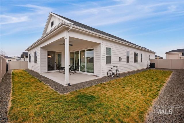 8807 E Snow Drop St, Nampa, ID 83687