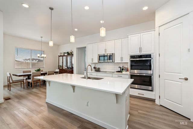 8807 E Snow Drop St, Nampa, ID 83687