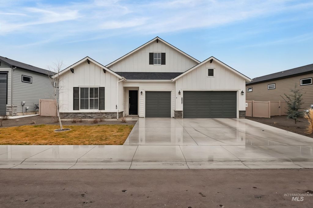 8807 E Snow Drop St, Nampa, ID 83687