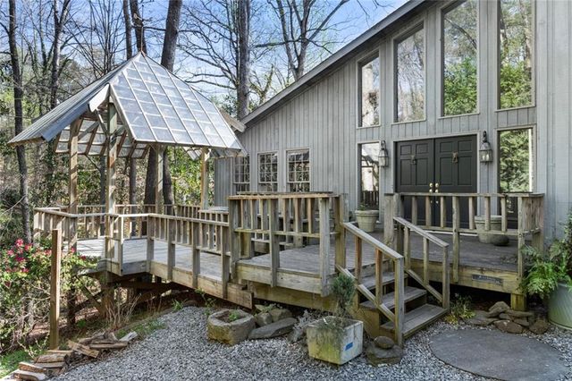 3391 Ridgewood Road NW, Atlanta, GA 30327