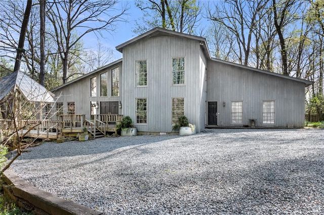 3391 Ridgewood Road NW, Atlanta, GA 30327