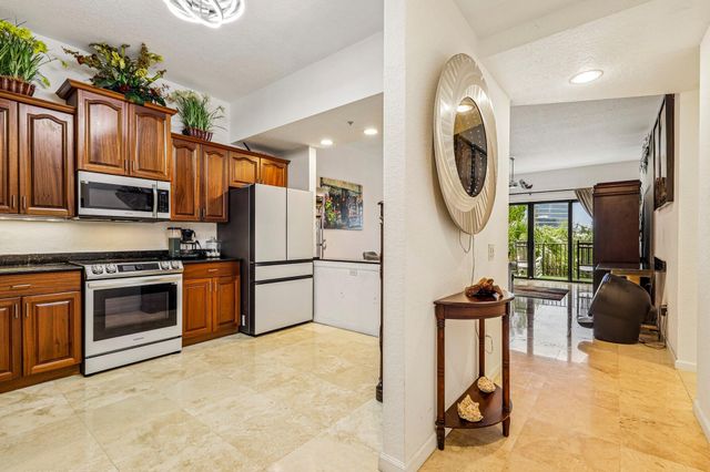 1620 Presidential Way 310, West Palm Beach, FL 33401