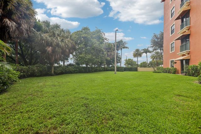 1620 Presidential Way 310, West Palm Beach, FL 33401