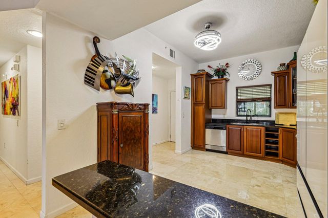 1620 Presidential Way 310, West Palm Beach, FL 33401
