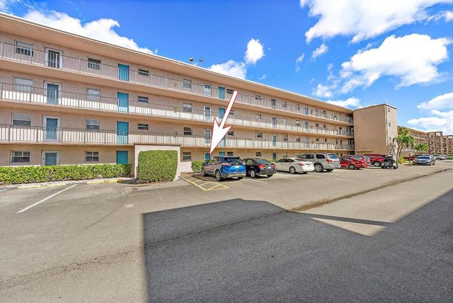 725 Lori Drive 111, Palm Springs, FL 33461