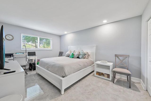 725 Lori Drive 111, Palm Springs, FL 33461