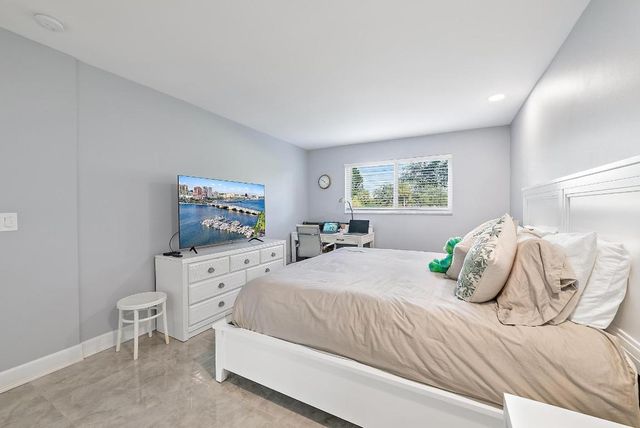 725 Lori Drive 111, Palm Springs, FL 33461