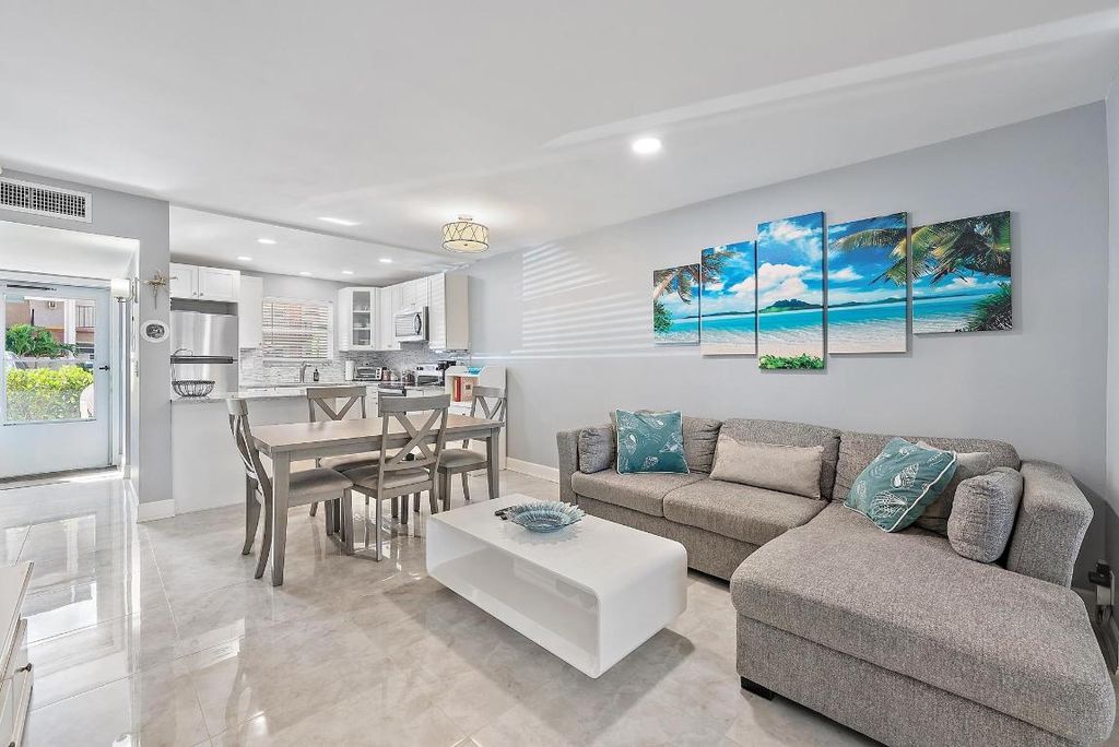 725 Lori Drive 111, Palm Springs, FL 33461