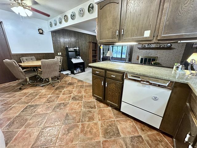 18975 Bainbridge Avenue, Livonia, MI 48152