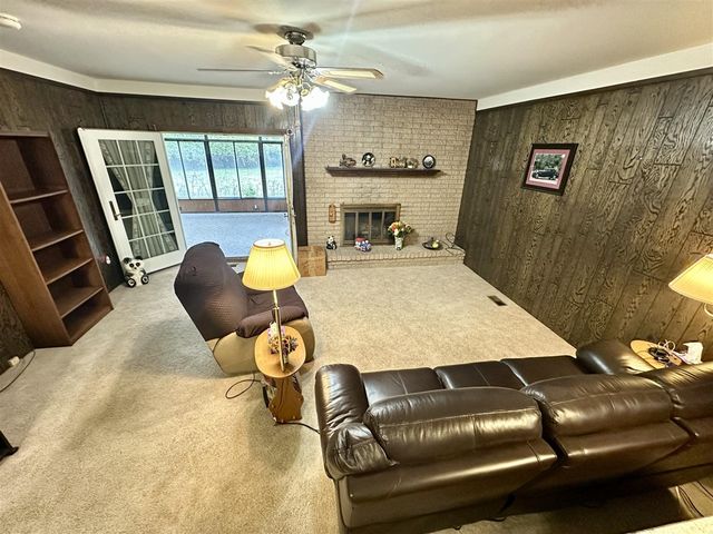 18975 Bainbridge Avenue, Livonia, MI 48152
