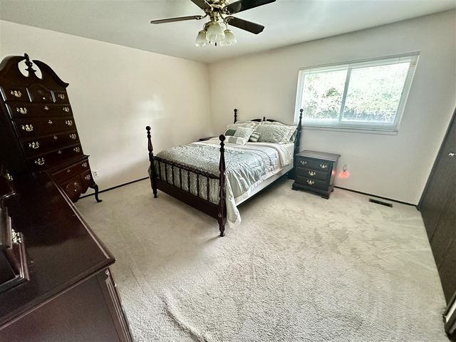 18975 Bainbridge Avenue, Livonia, MI 48152