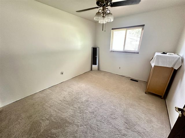 18975 Bainbridge Avenue, Livonia, MI 48152