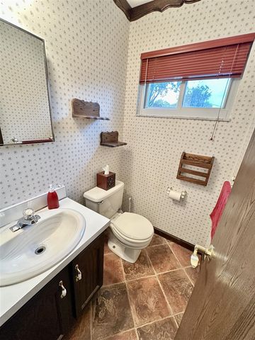 18975 Bainbridge Avenue, Livonia, MI 48152