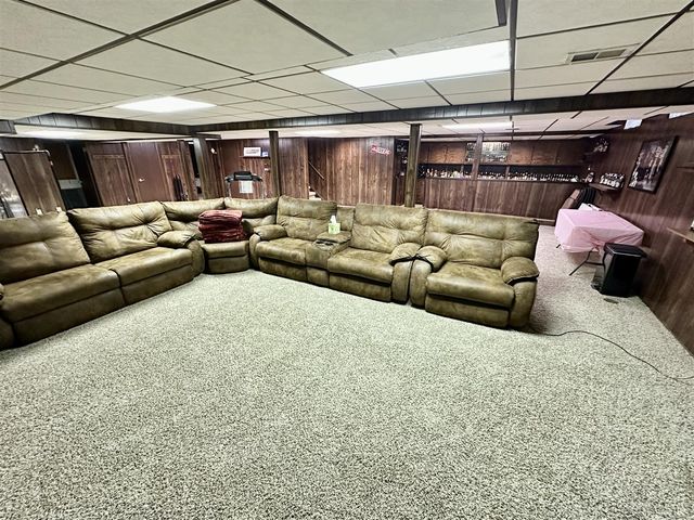 18975 Bainbridge Avenue, Livonia, MI 48152