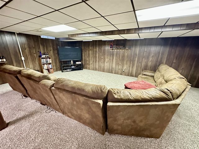 18975 Bainbridge Avenue, Livonia, MI 48152