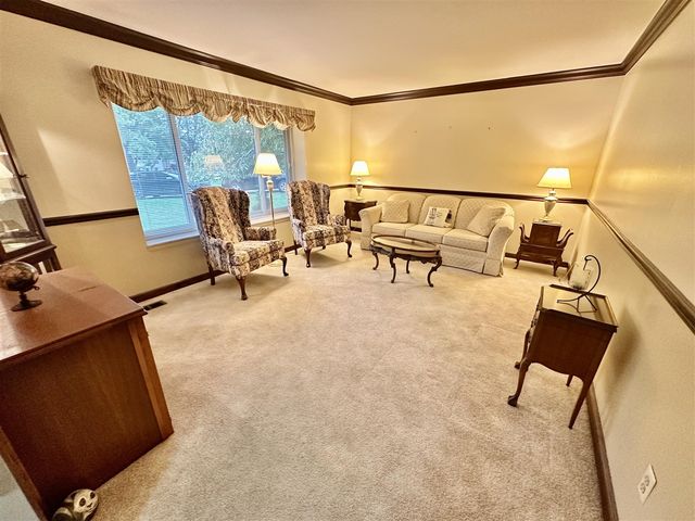 18975 Bainbridge Avenue, Livonia, MI 48152