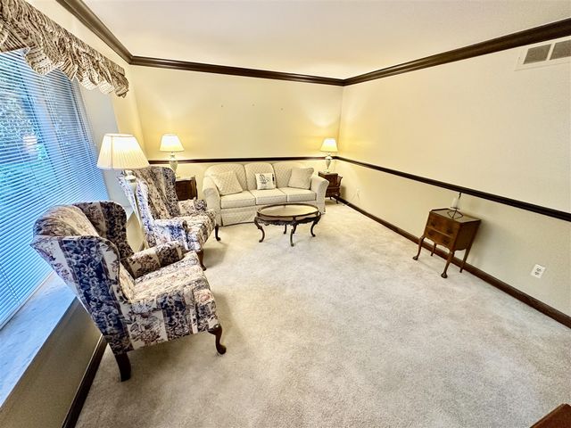 18975 Bainbridge Avenue, Livonia, MI 48152