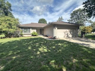 18975 Bainbridge Avenue, Livonia, MI 48152